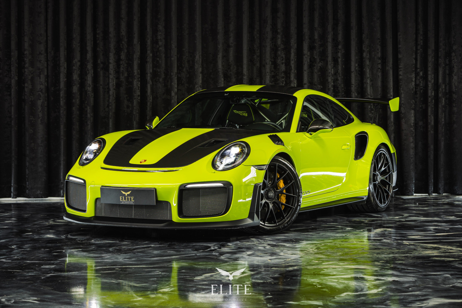 PORSCHE 911 GT2 RS Weissach Package