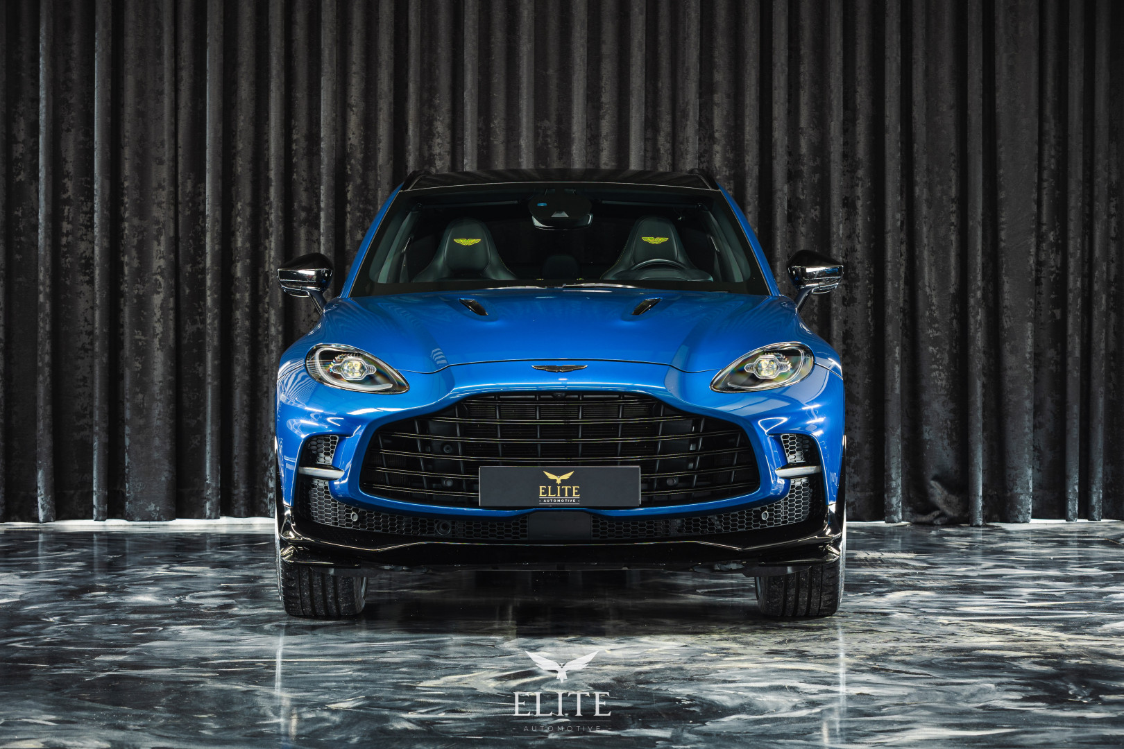 ASTON MARTIN DBX 707