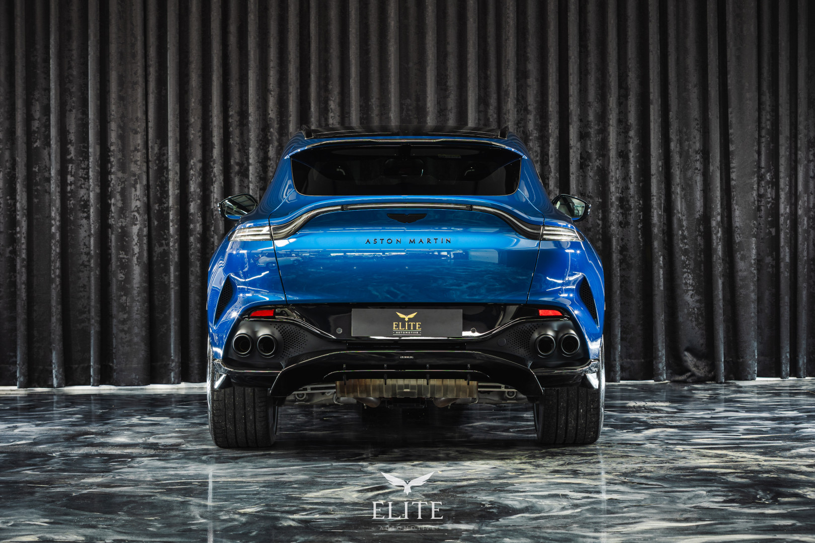 ASTON MARTIN DBX 707