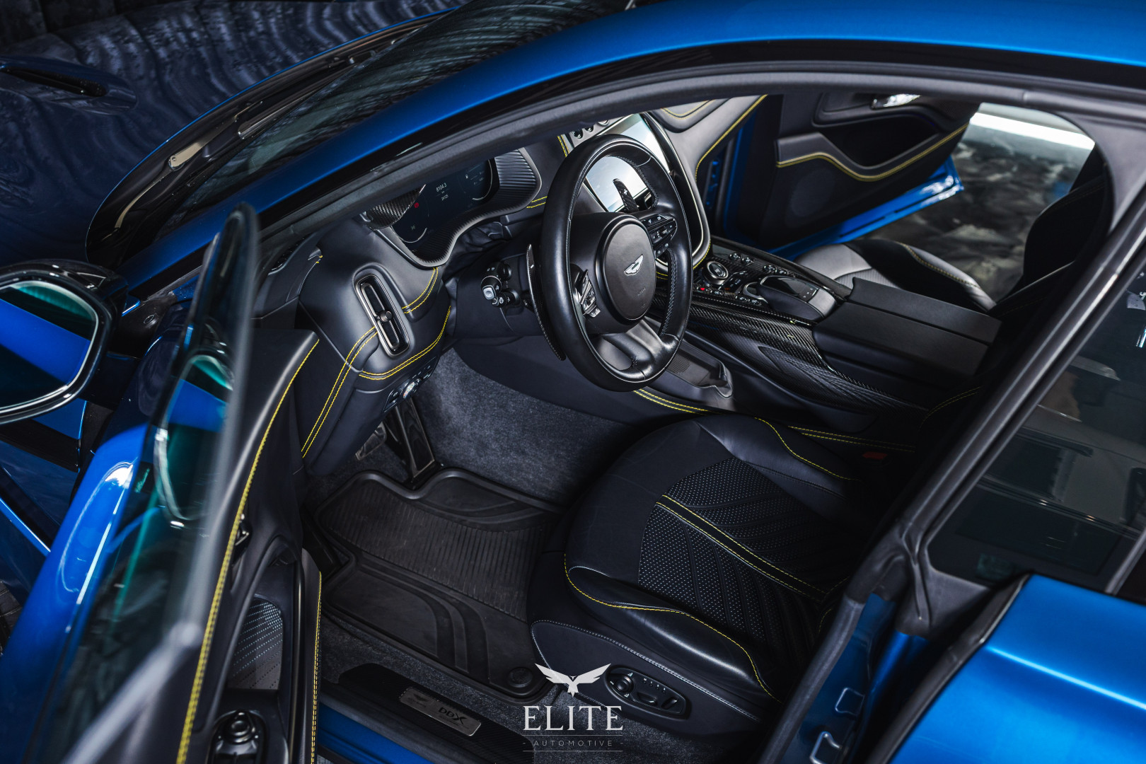 ASTON MARTIN DBX 707