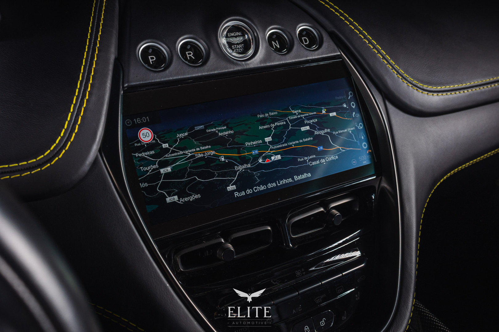 ASTON MARTIN DBX 707