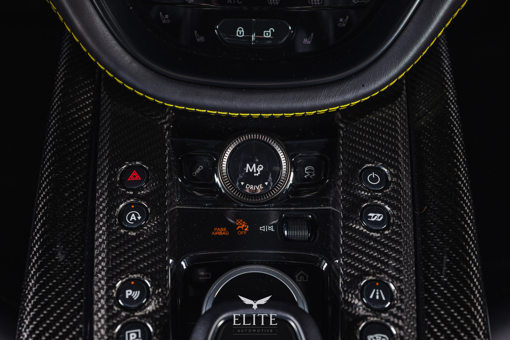 ASTON MARTIN DBX 707