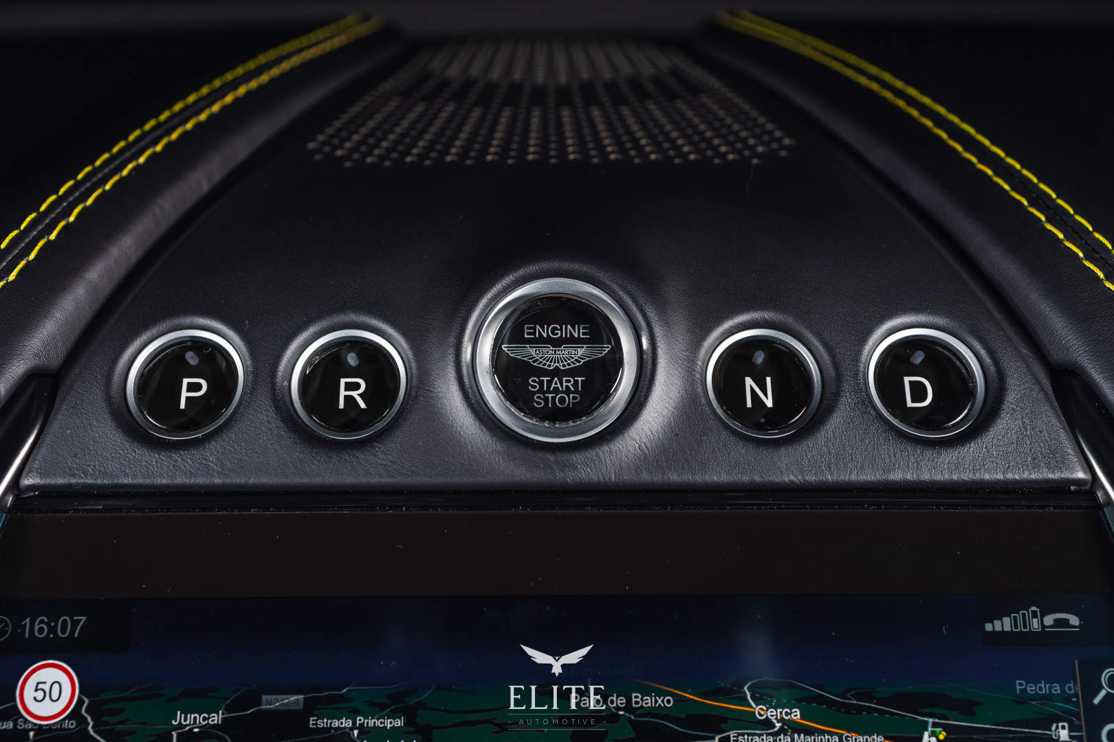 ASTON MARTIN DBX 707