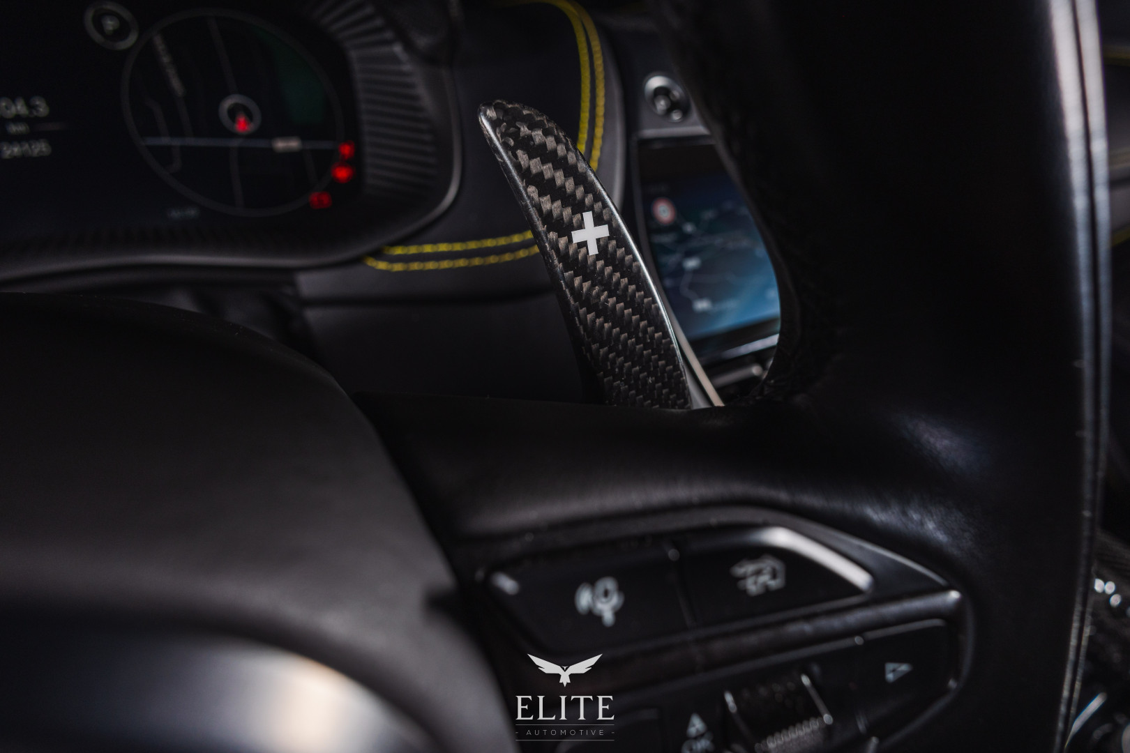 ASTON MARTIN DBX 707