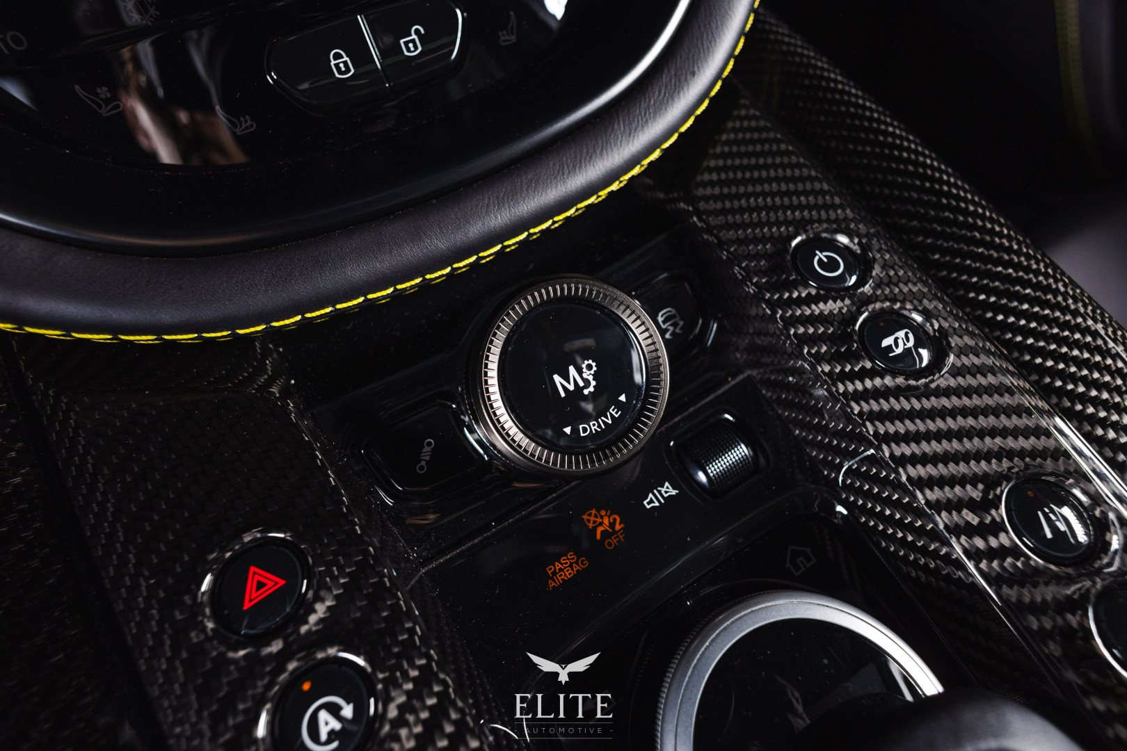 ASTON MARTIN DBX 707