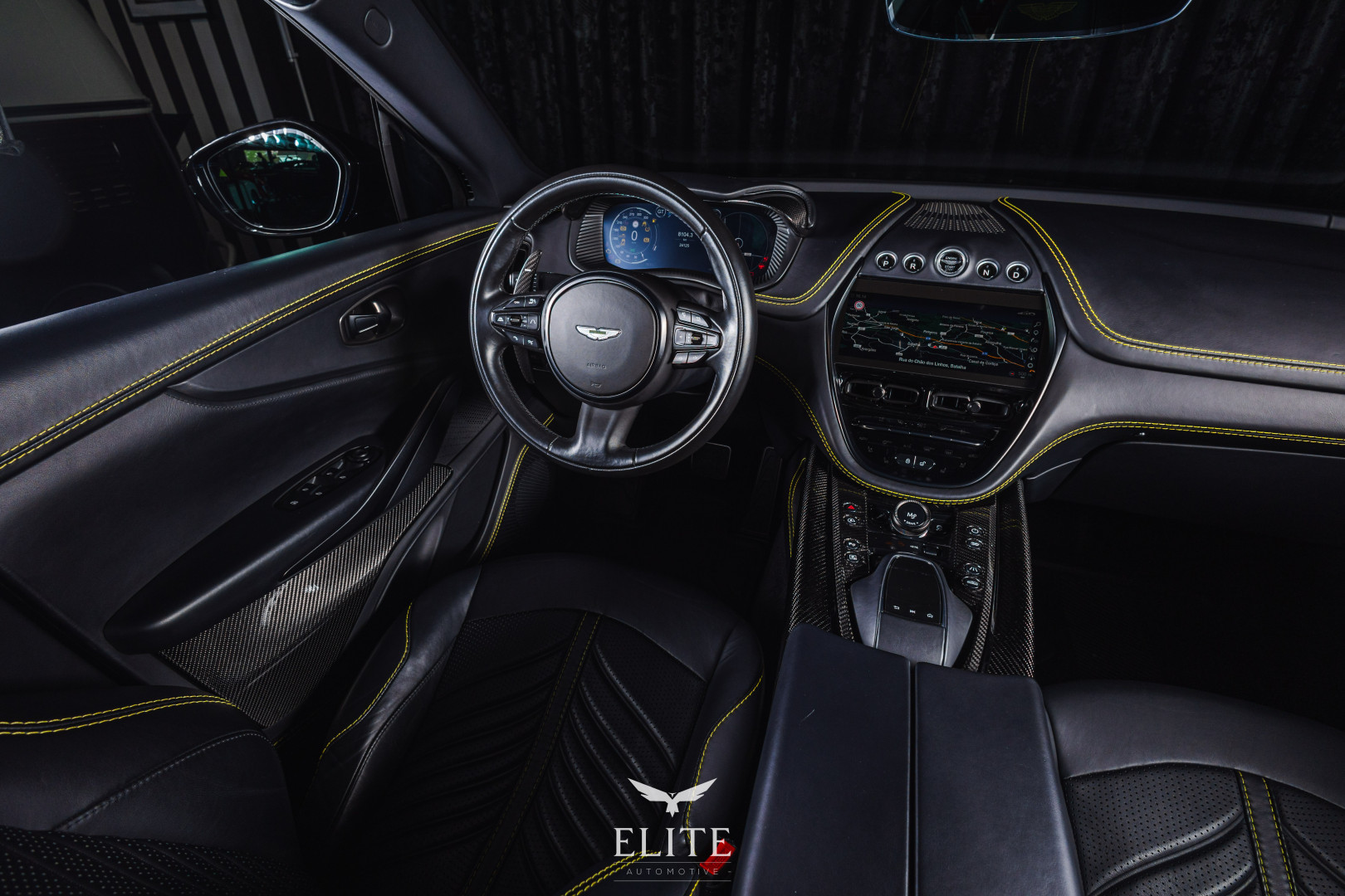 ASTON MARTIN DBX 707