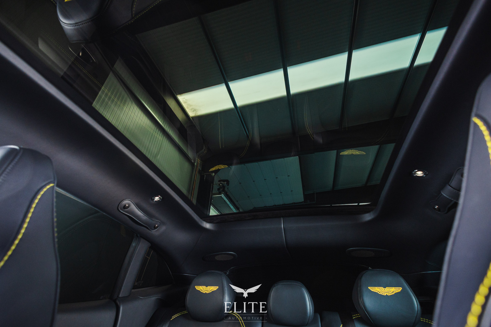 ASTON MARTIN DBX 707