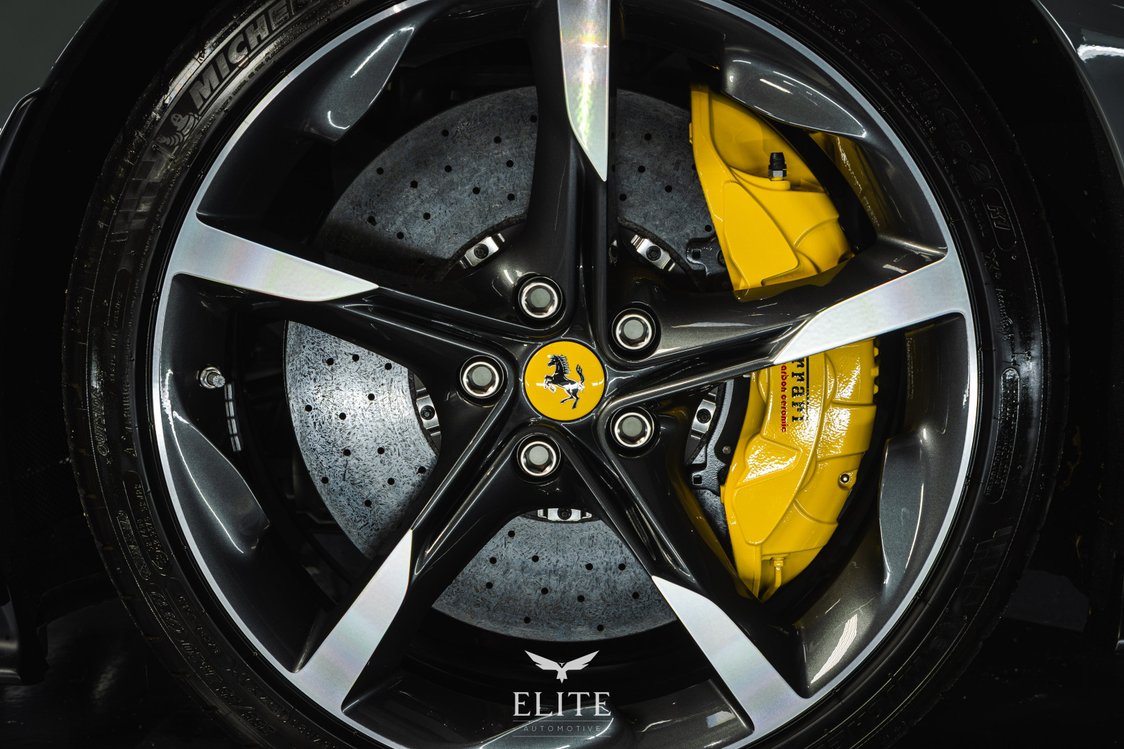 FERRARI SF 90 Stradale