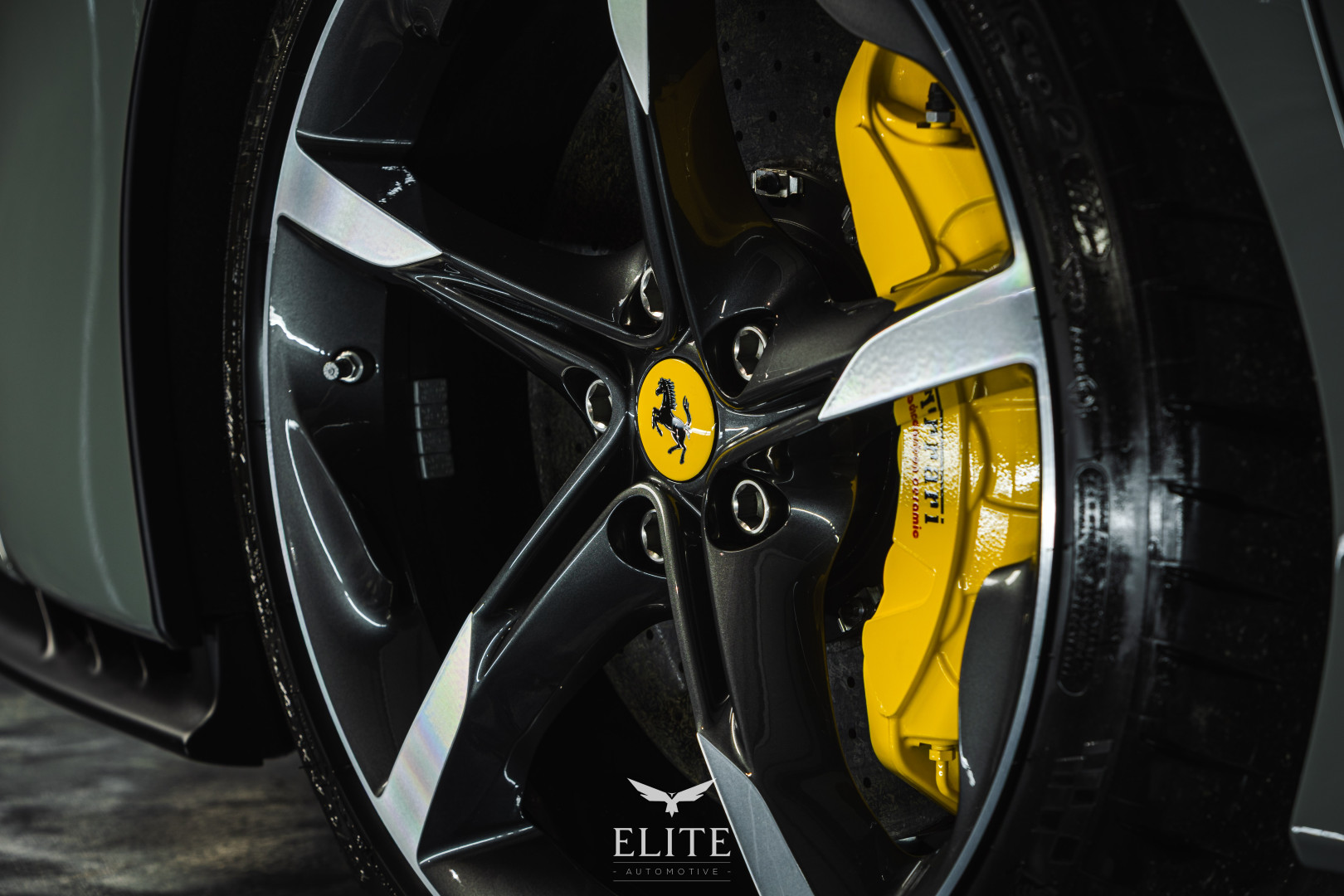 FERRARI SF 90 Stradale