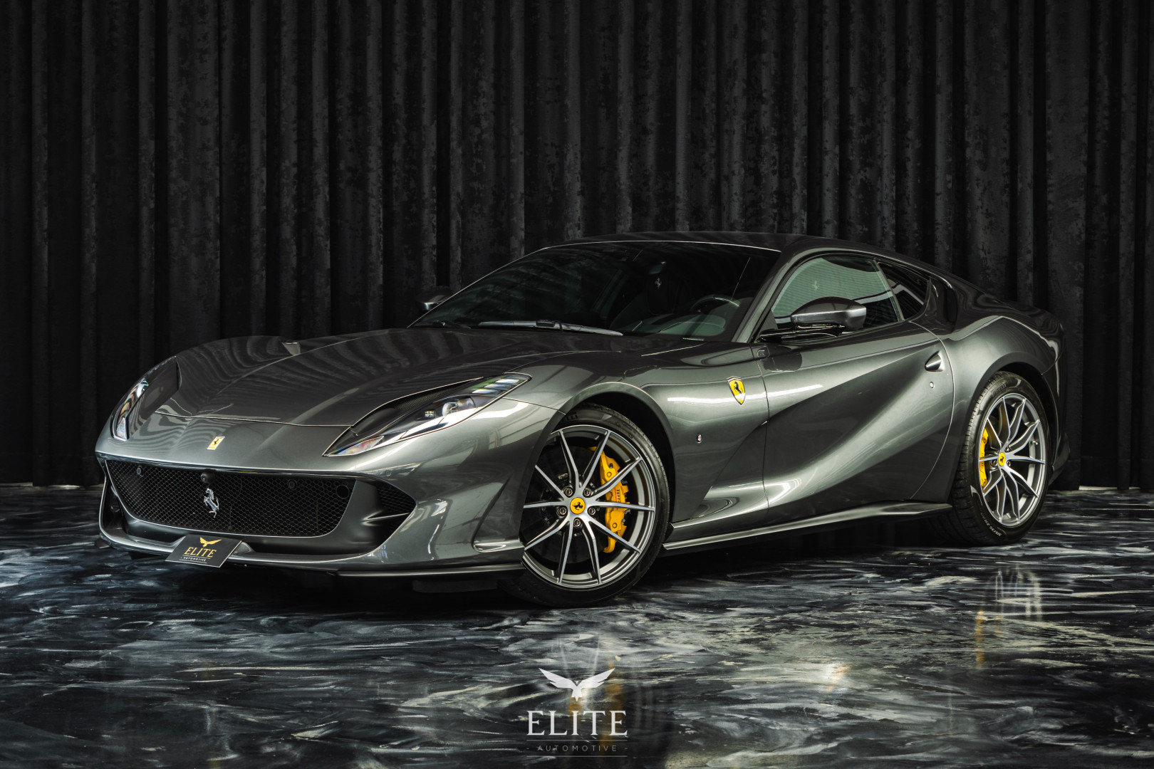 FERRARI 812