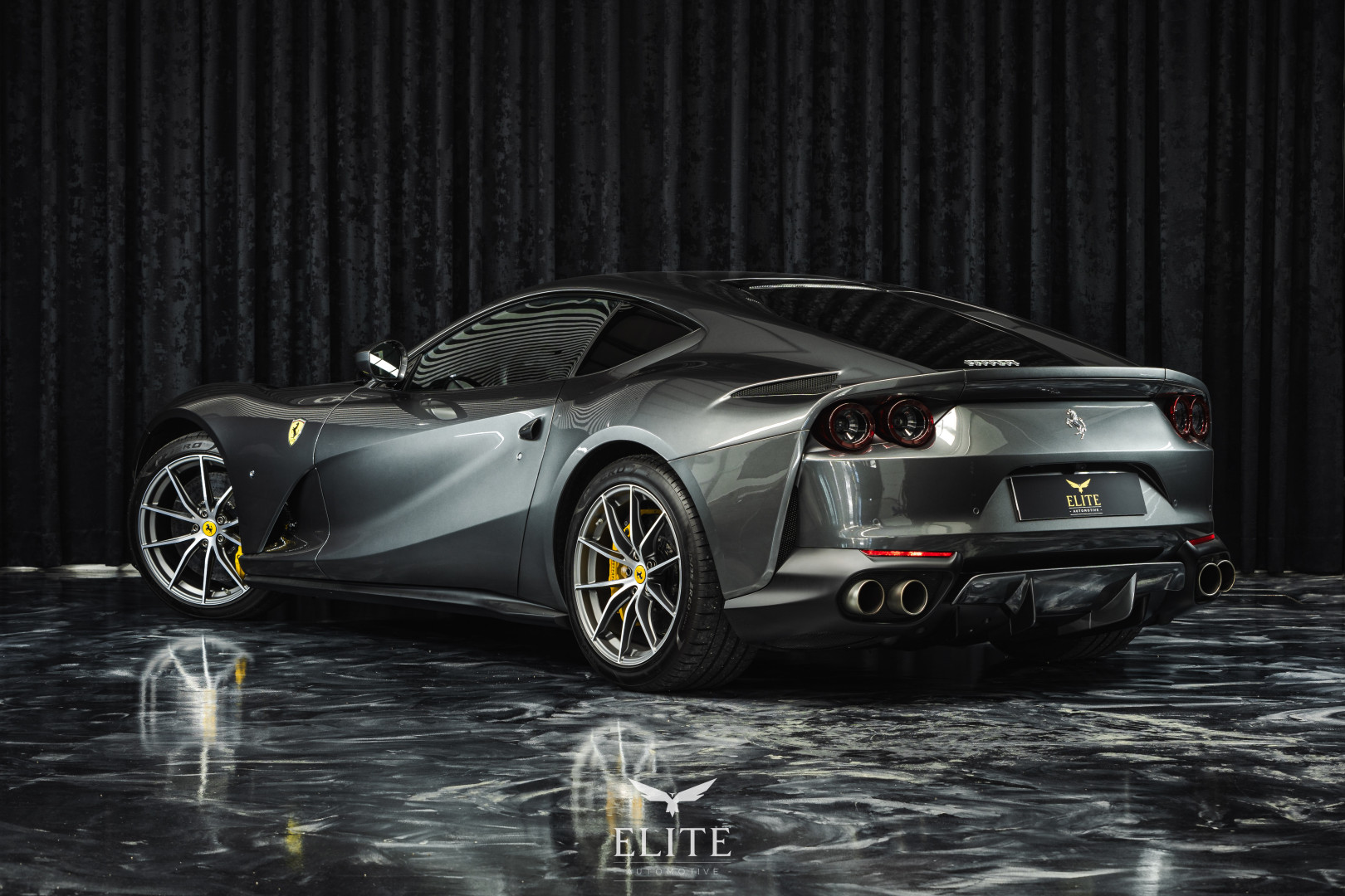 FERRARI 812