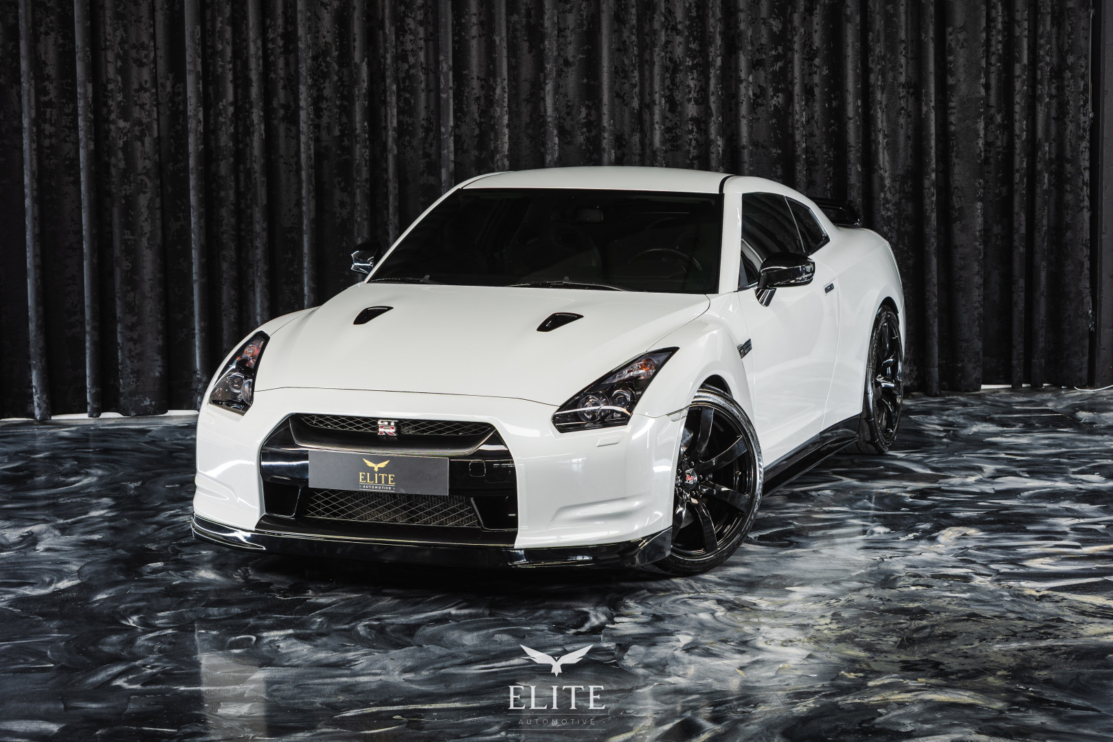 NISSAN GT-R Premium Edition