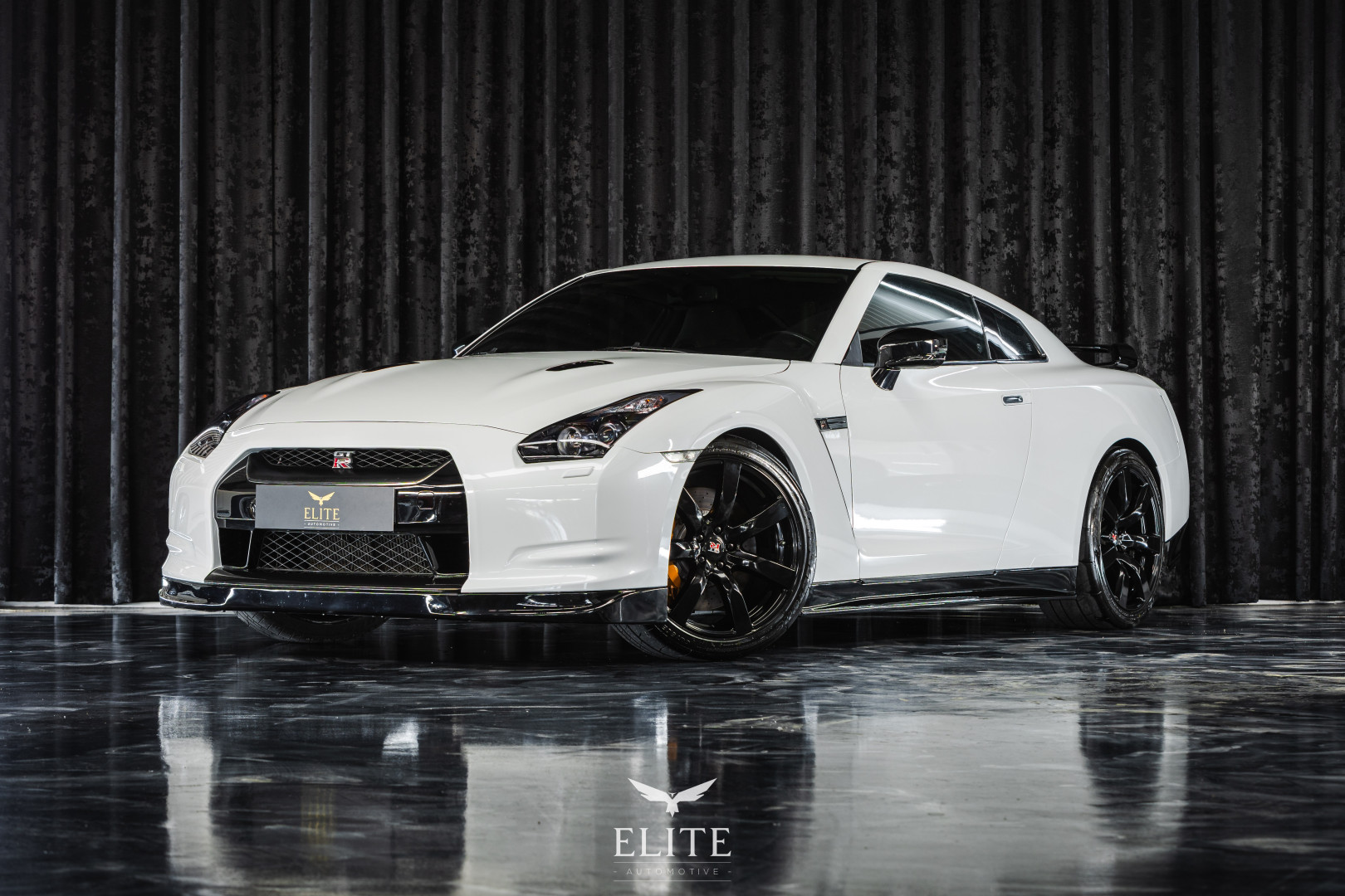NISSAN GT-R Premium Edition