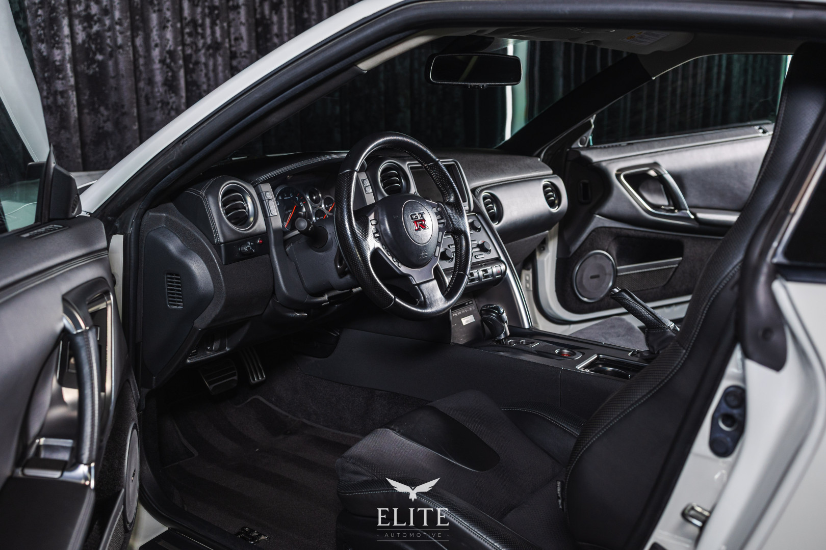 NISSAN GT-R Premium Edition