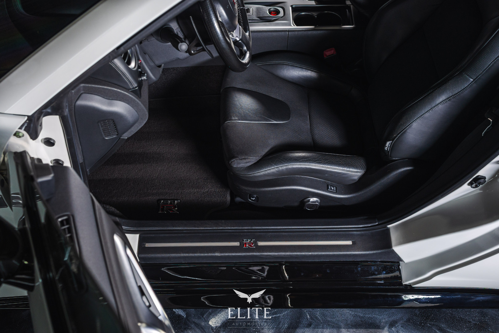 NISSAN GT-R Premium Edition