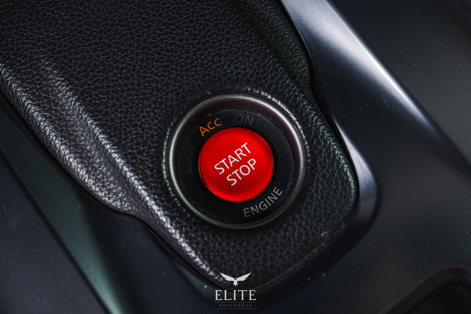 NISSAN GT-R Premium Edition