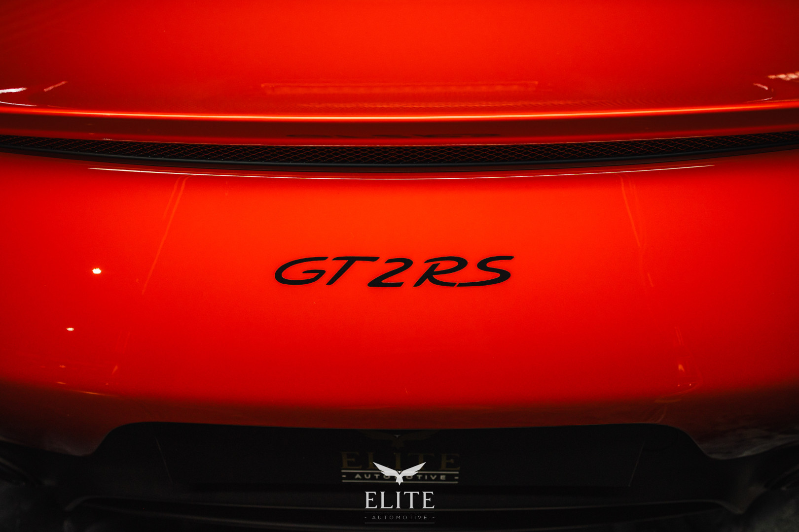 PORSCHE 911 GT2 RS Weissach Package