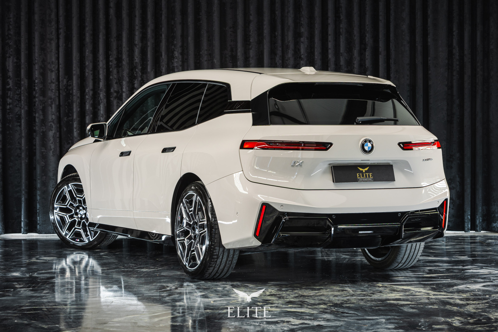 BMW iX xDrive 45 Pack Desportivo Pro