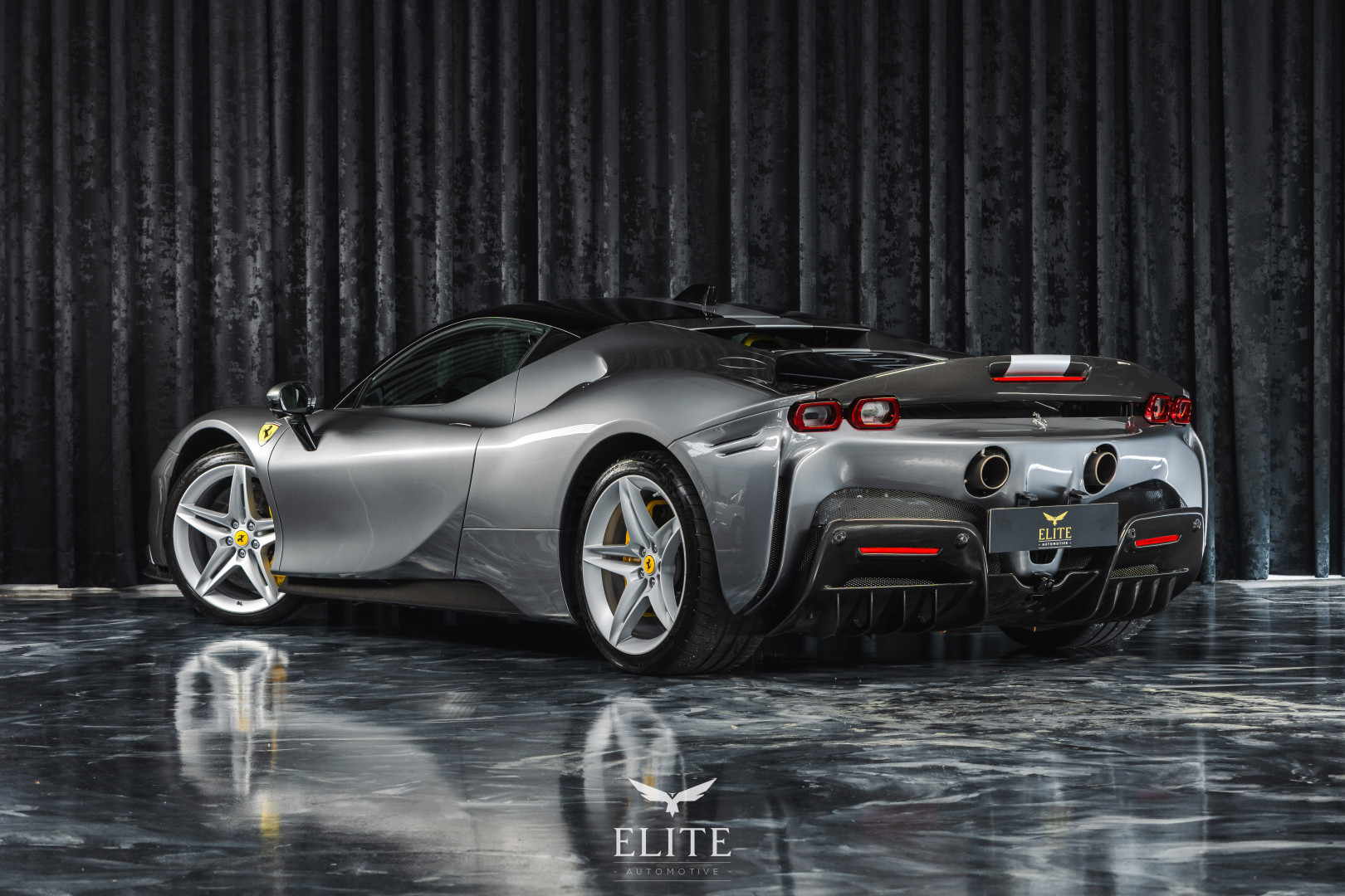 FERRARI SF90 Stradale Fiorano