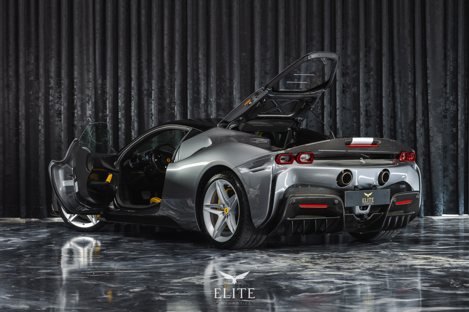 FERRARI SF90 Stradale Fiorano