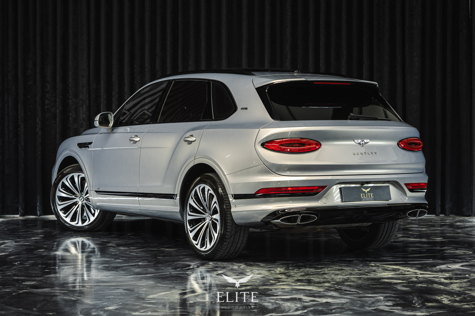 Bentley Bentayga V8 Atelier Edition