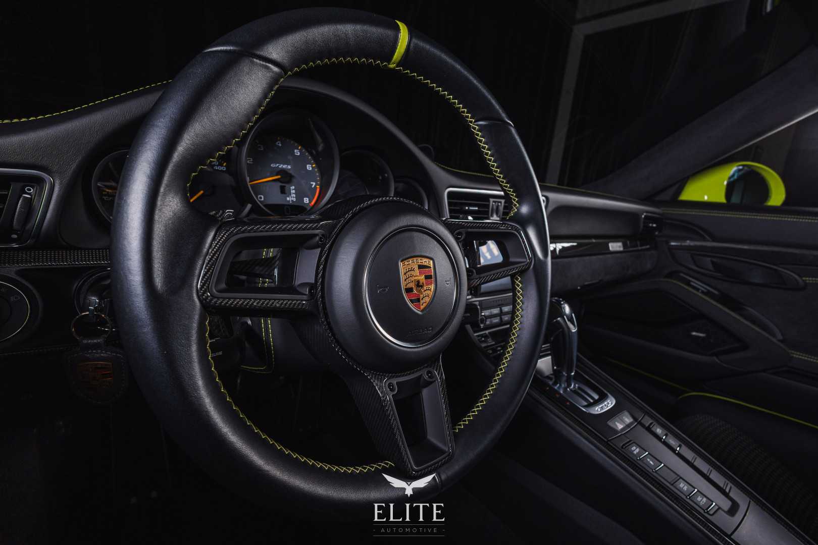 PORSCHE 911 GT2 RS Weissach Package