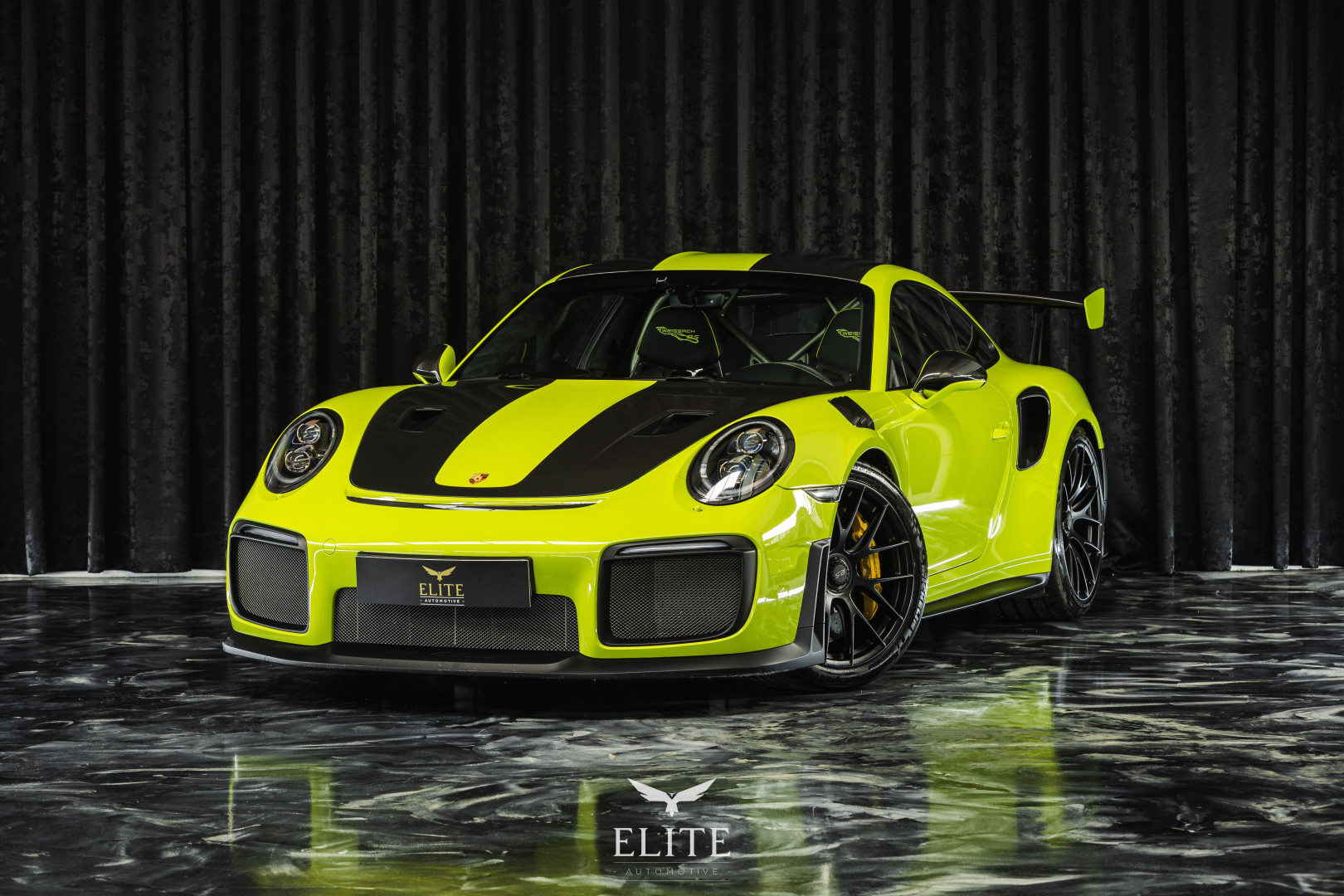 PORSCHE 911 GT2 RS Weissach Package