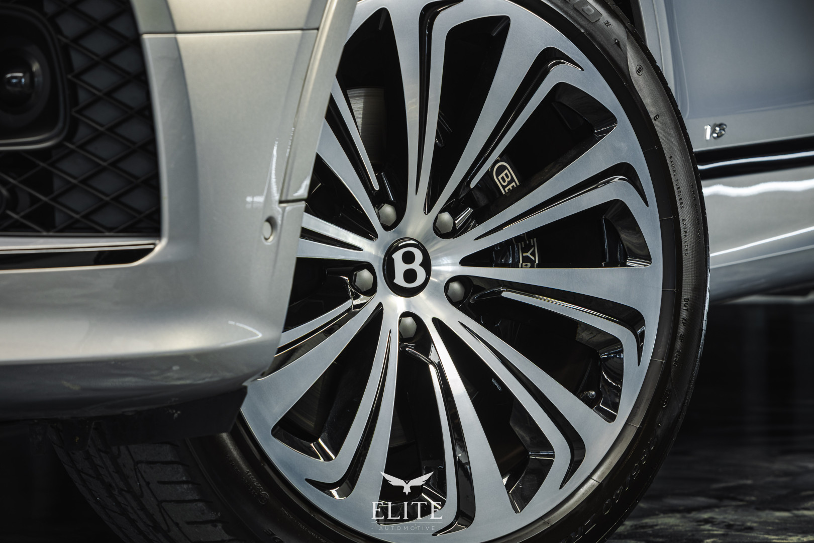 Bentley Bentayga V8 Atelier Edition