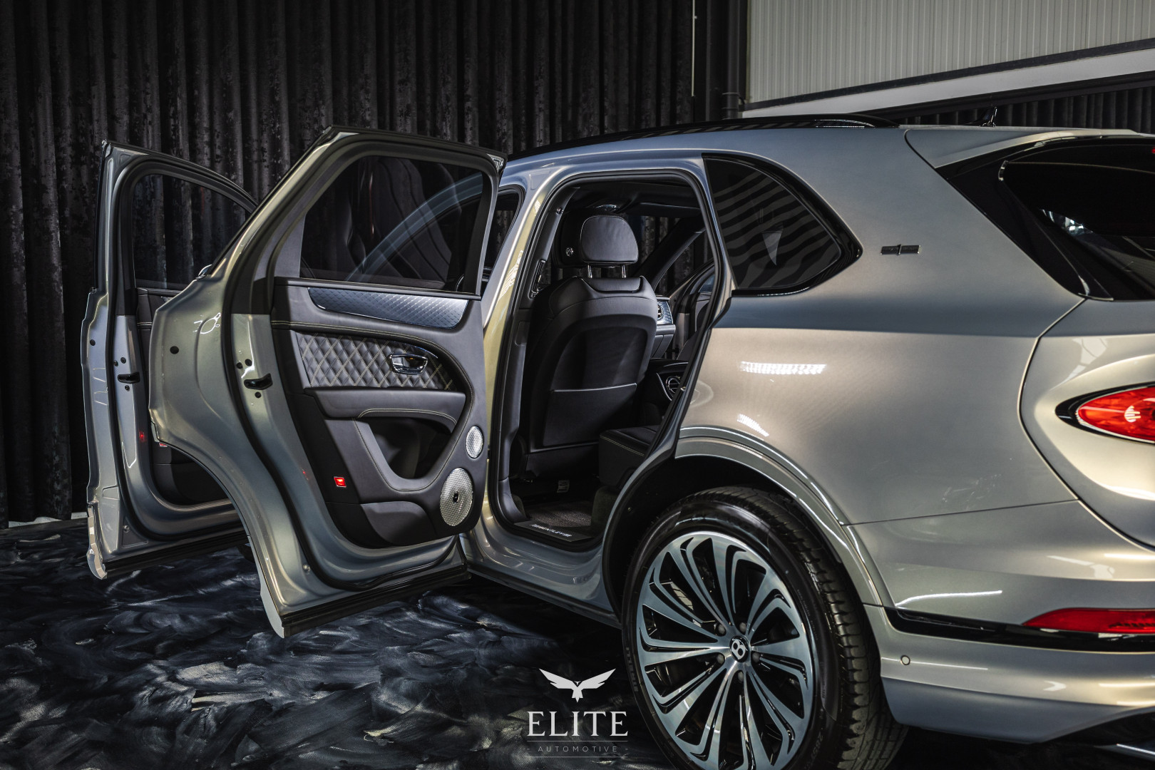 Bentley Bentayga V8 Atelier Edition