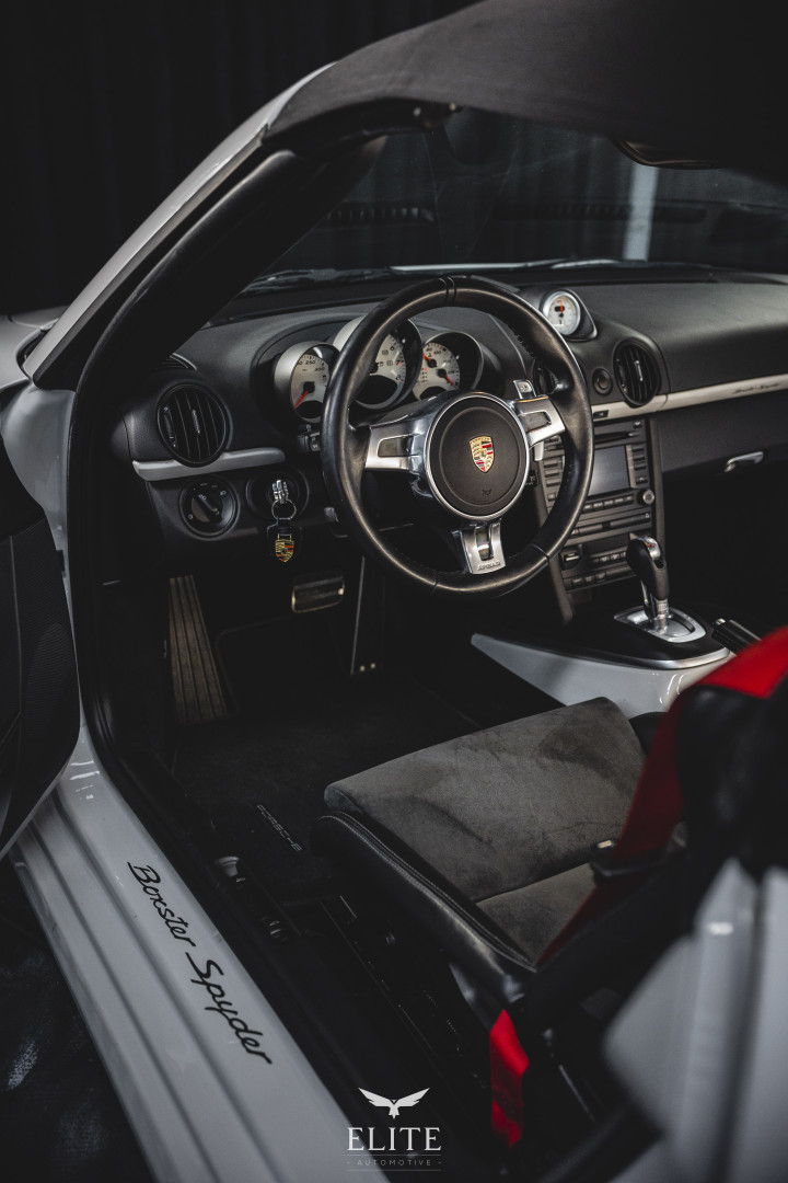 PORSCHE BOXSTER SPYDER 987