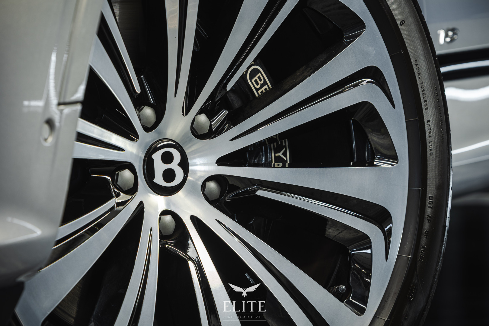Bentley Bentayga V8 Atelier Edition