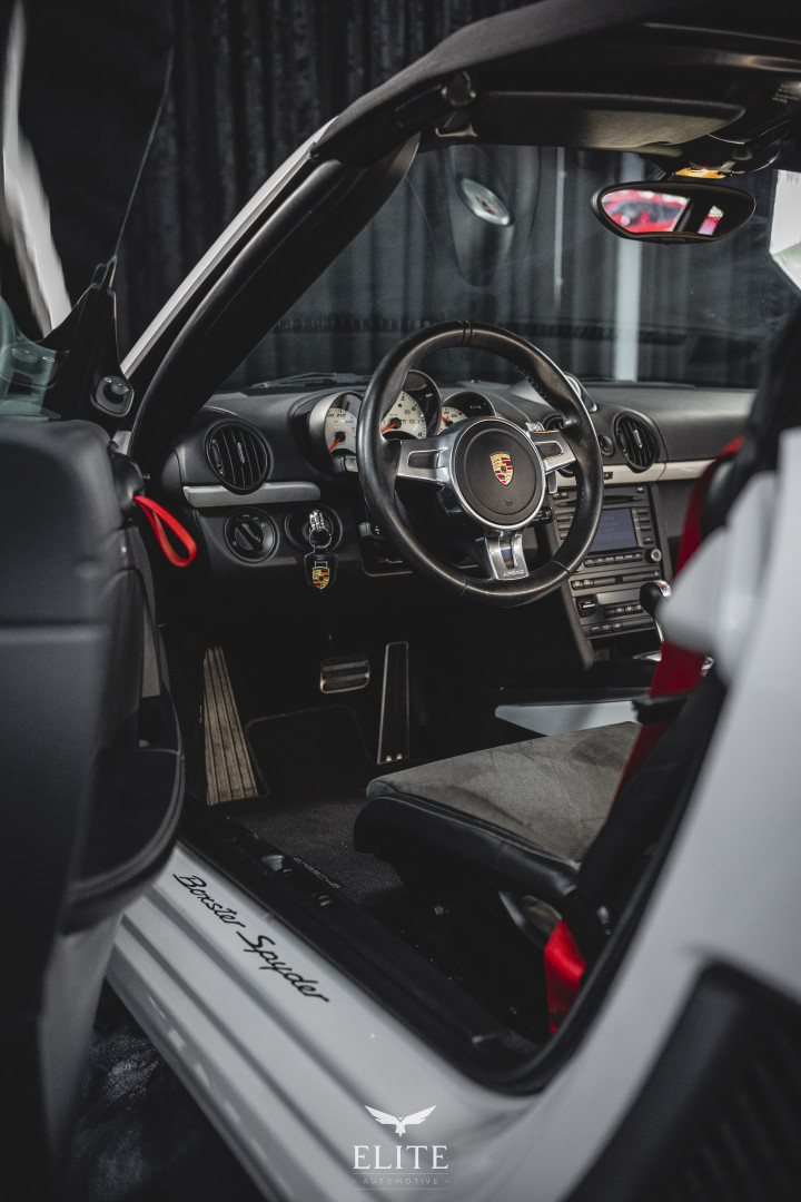 PORSCHE BOXSTER SPYDER 987