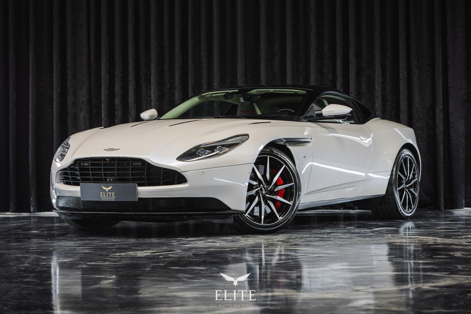 ASTON MARTIN DB11 Coupé V12 Launch Edition