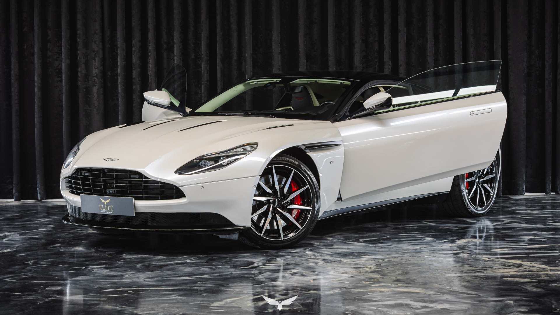 ASTON MARTIN DB11 Coupé V12 Launch Edition