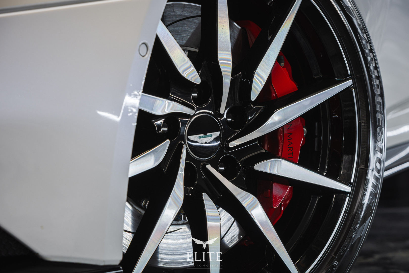 Aston Martin DB11 Coupé V12 Launch Edition