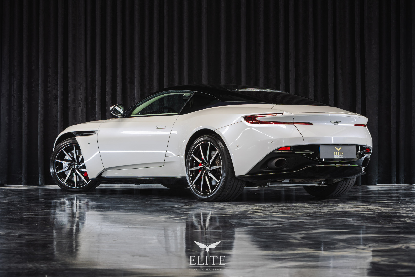 ASTON MARTIN DB11 Coupé V12 Launch Edition
