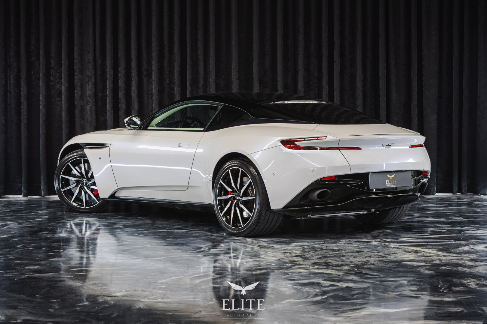 Aston Martin DB11 Coupé V12 Launch Edition