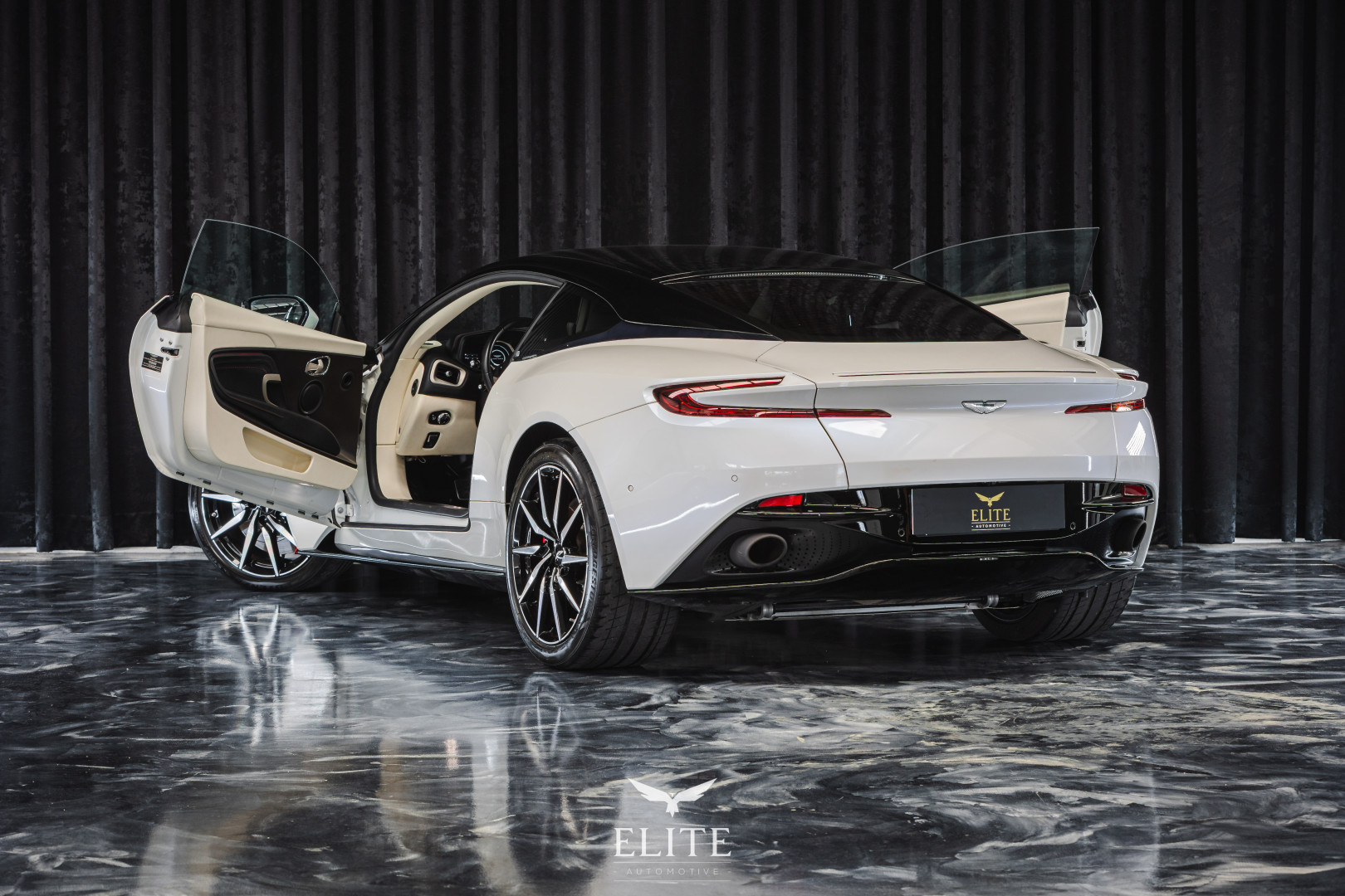 ASTON MARTIN DB11 Coupé V12 Launch Edition