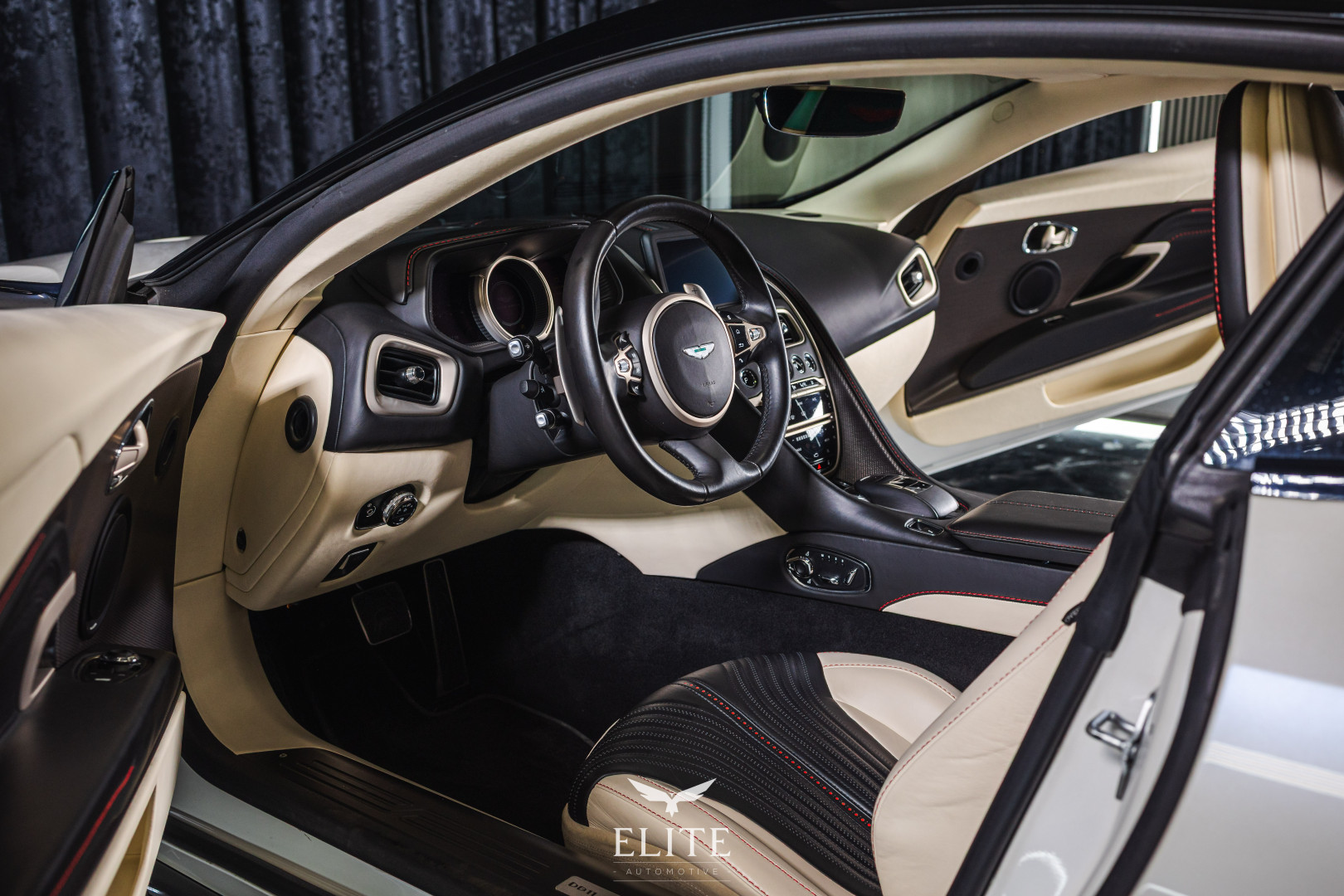 Aston Martin DB11 Coupé V12 Launch Edition