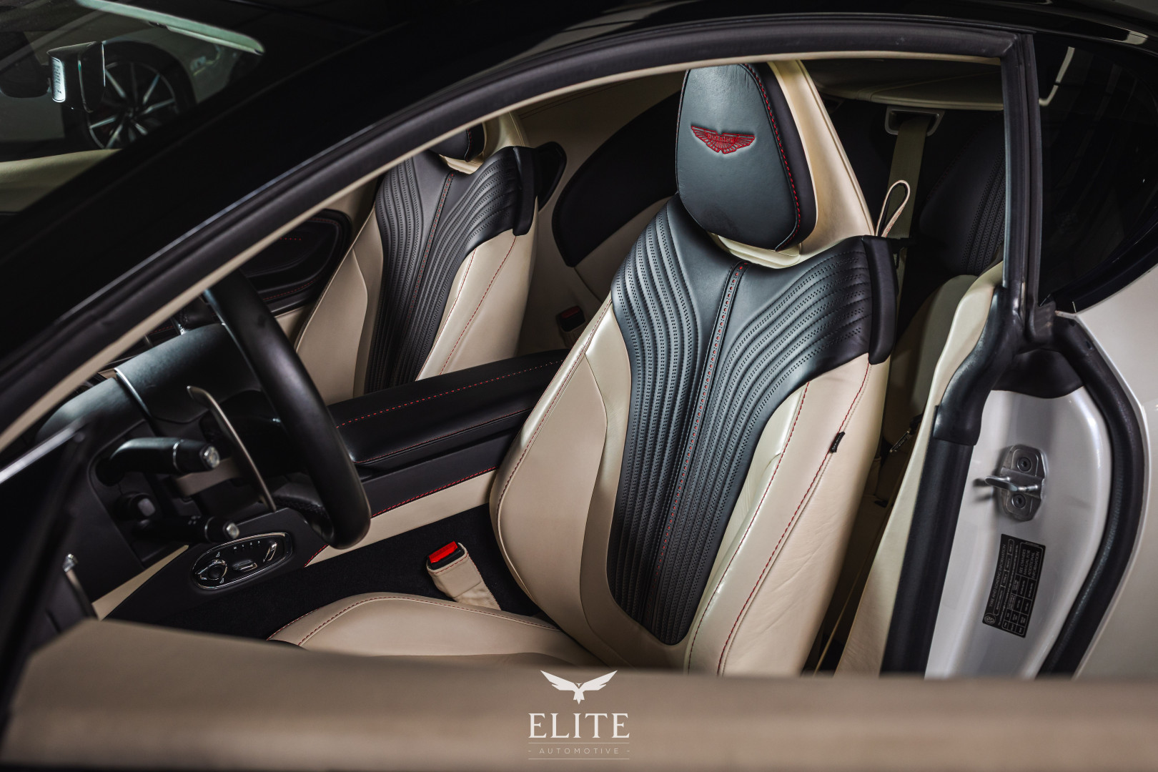 Aston Martin DB11 Coupé V12 Launch Edition