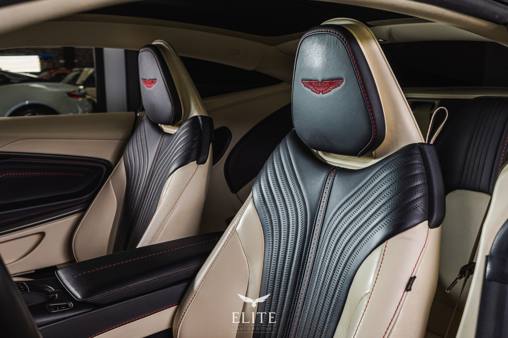 ASTON MARTIN DB11 Coupé V12 Launch Edition