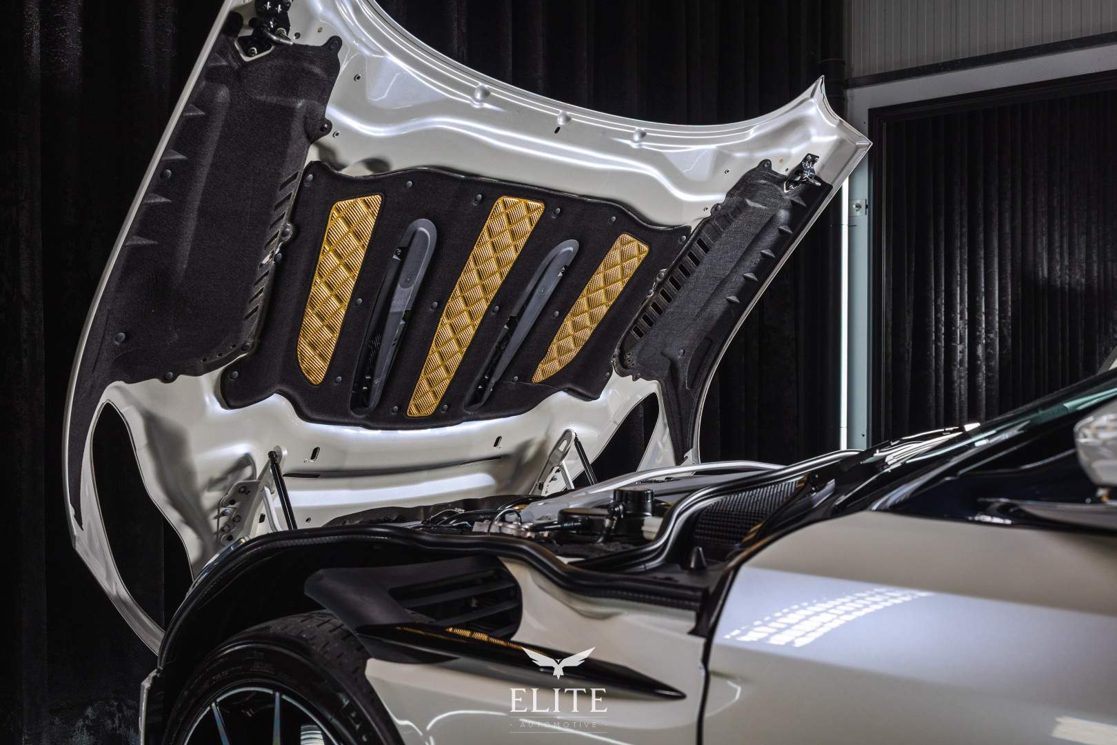 Aston Martin DB11 Coupé V12 Launch Edition