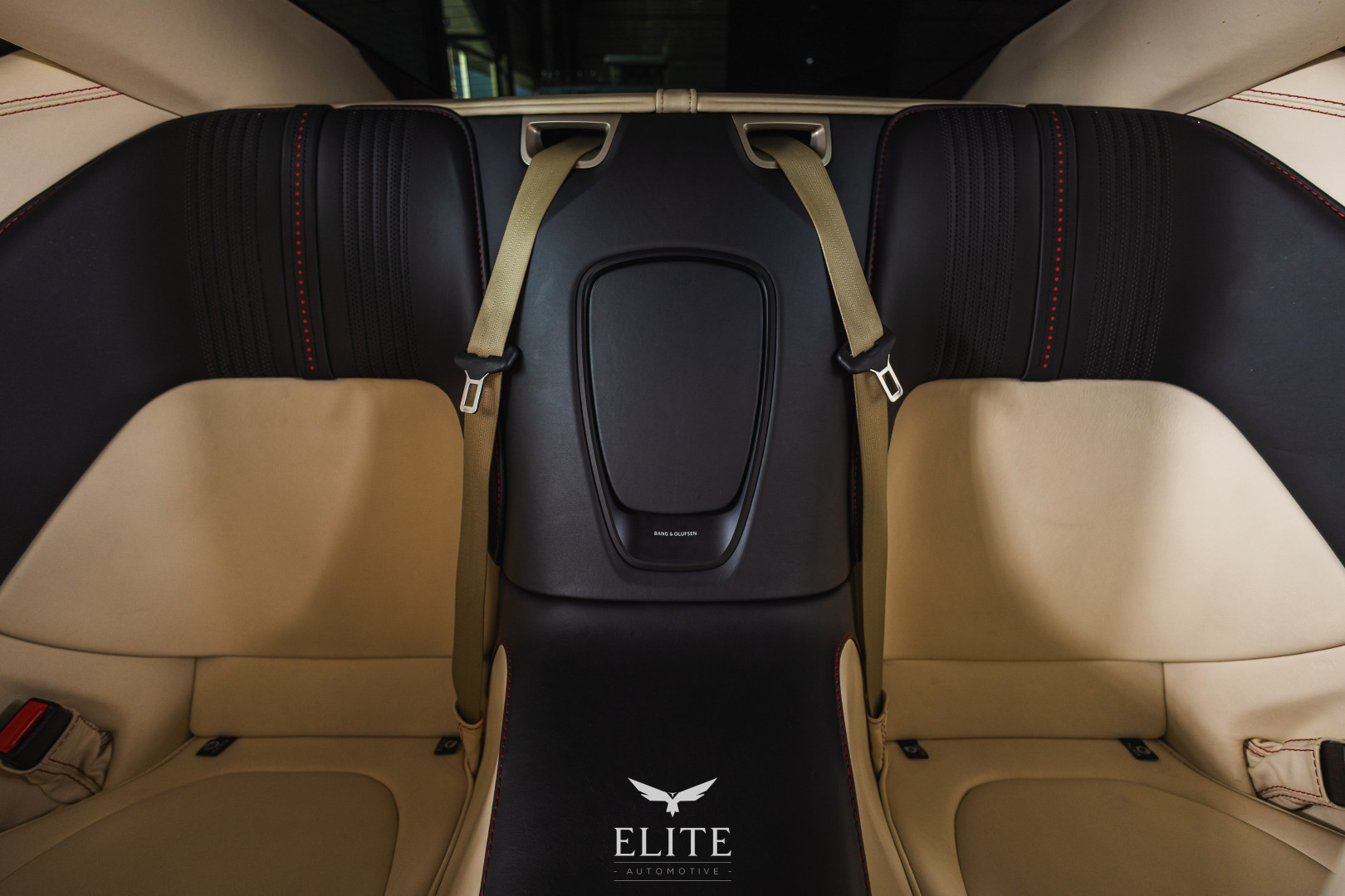 Aston Martin DB11 Coupé V12 Launch Edition