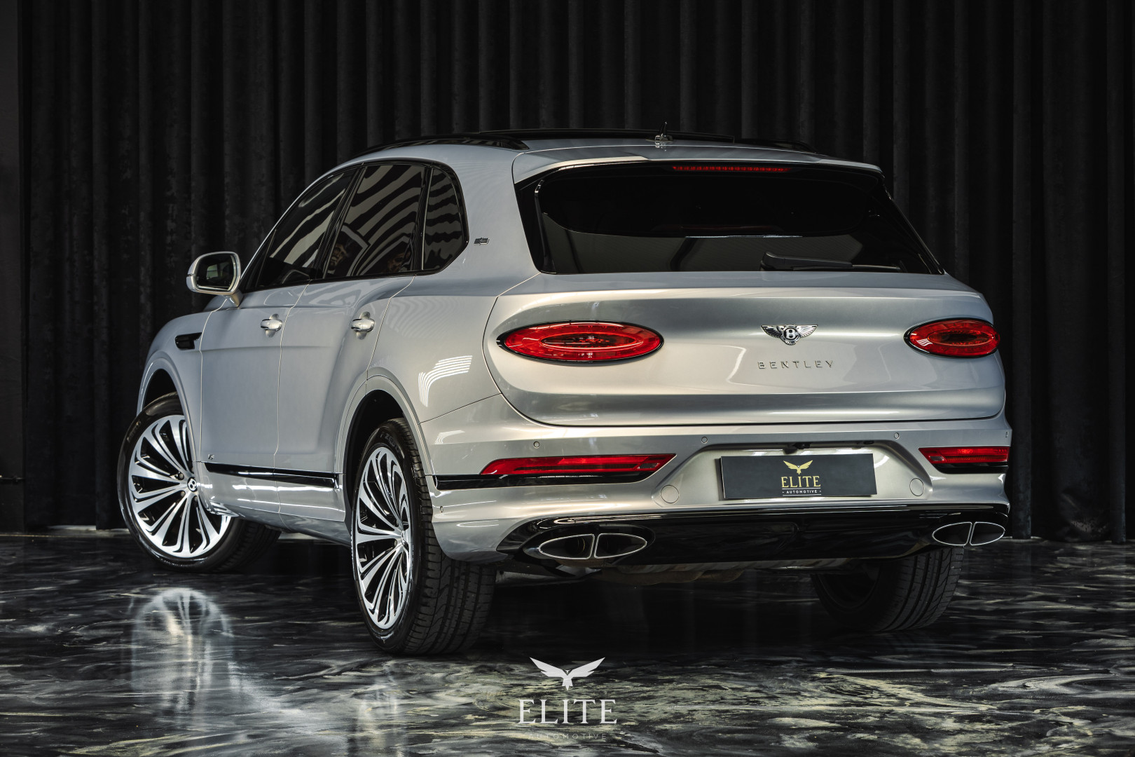 Bentley Bentayga V8 Atelier Edition