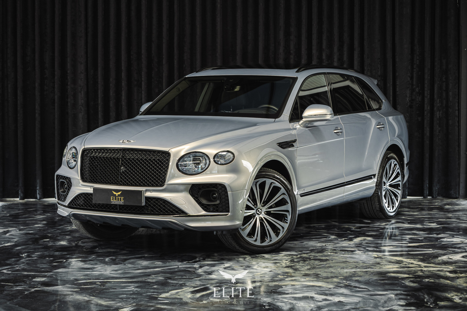 Bentley Bentayga V8 Atelier Edition