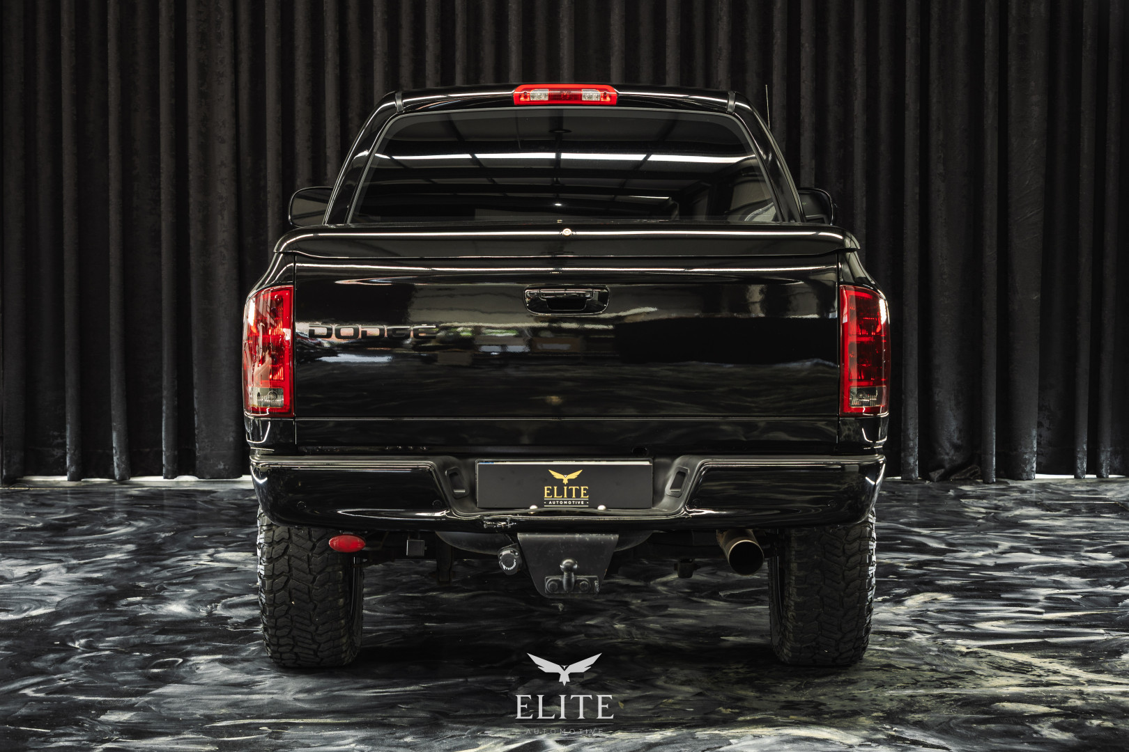 DODGE RAM V8