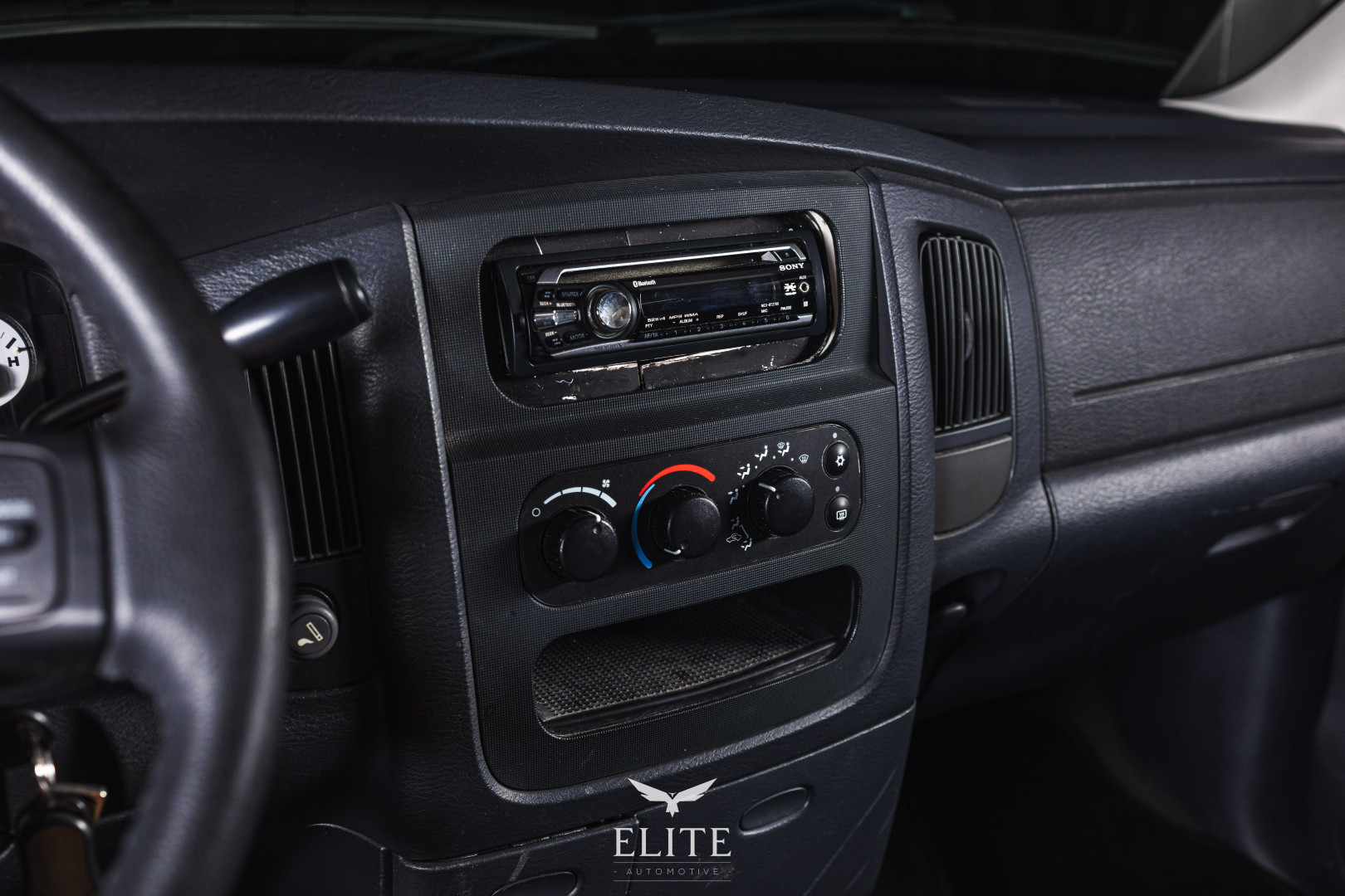 DODGE RAM V8