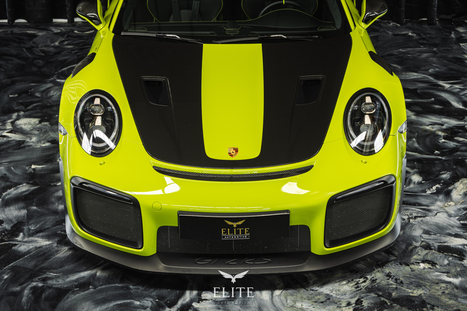 PORSCHE 911 GT2 RS Weissach Package