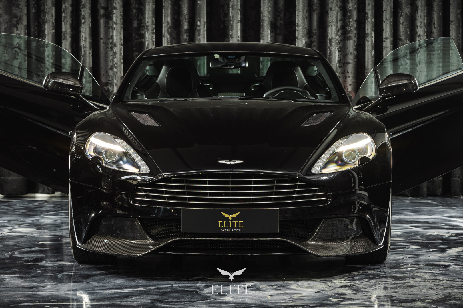 Aston Martin Vanquish V12 Coupe Carbon